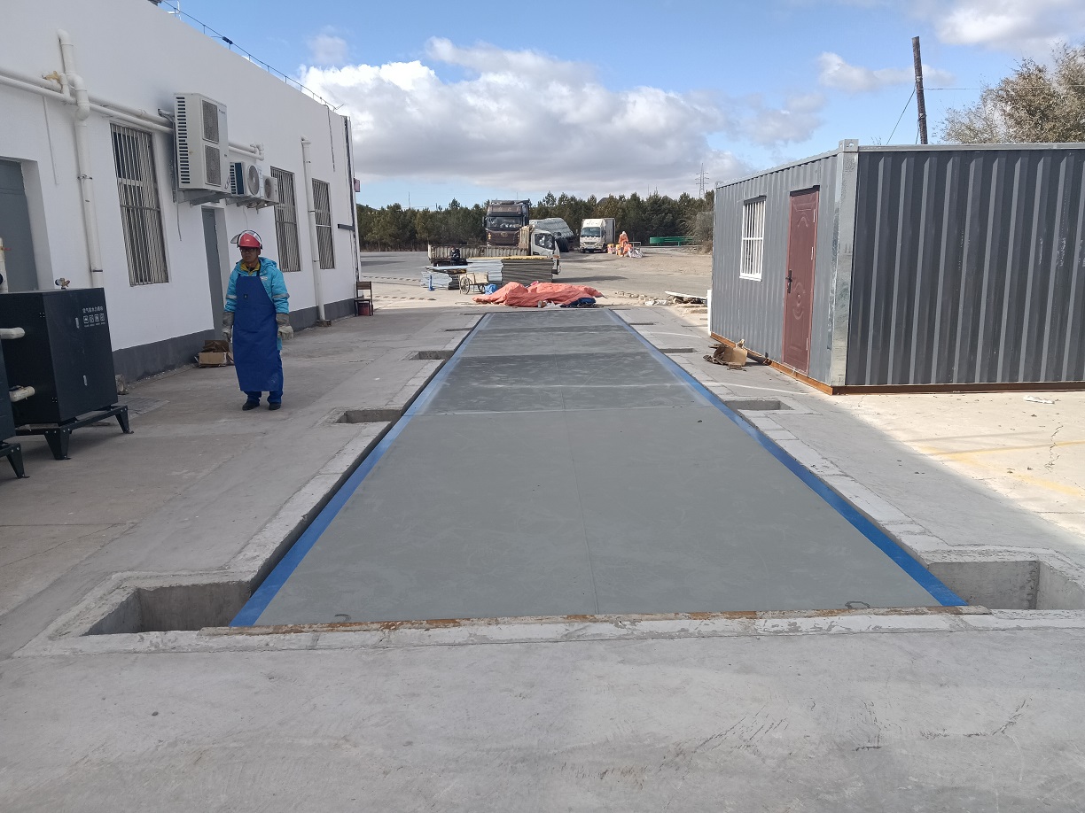 �����Ơ�������ͨ����վ100��3*18�׵ذ�